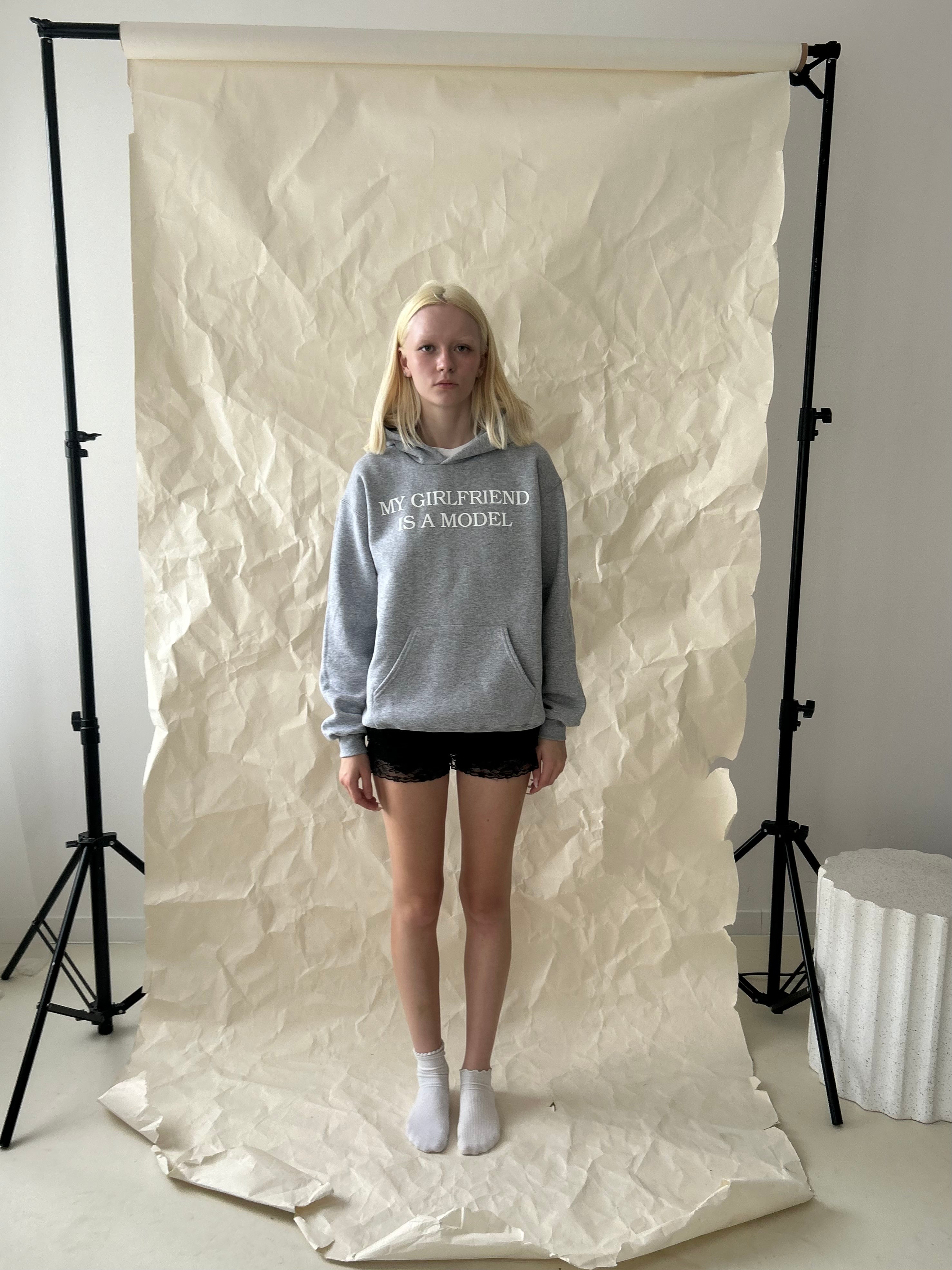 BLUZA Z KAPTUREM INDEX MARKET MYGIRLFRIEND GREY 5TH ANNIVERSARY