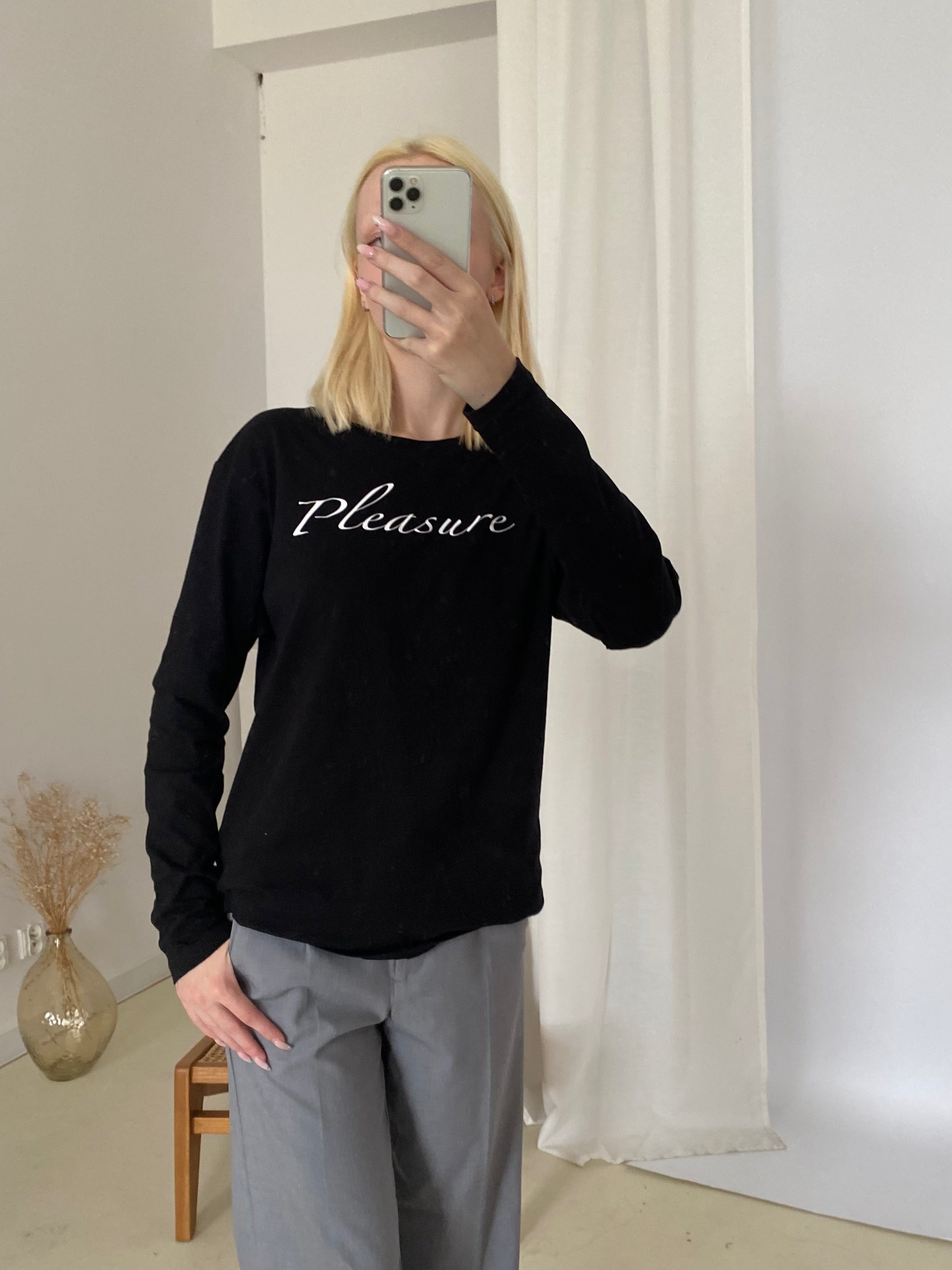 KOSZULKA Z DŁUGIM RĘKAWEM PLEASURE BLACK