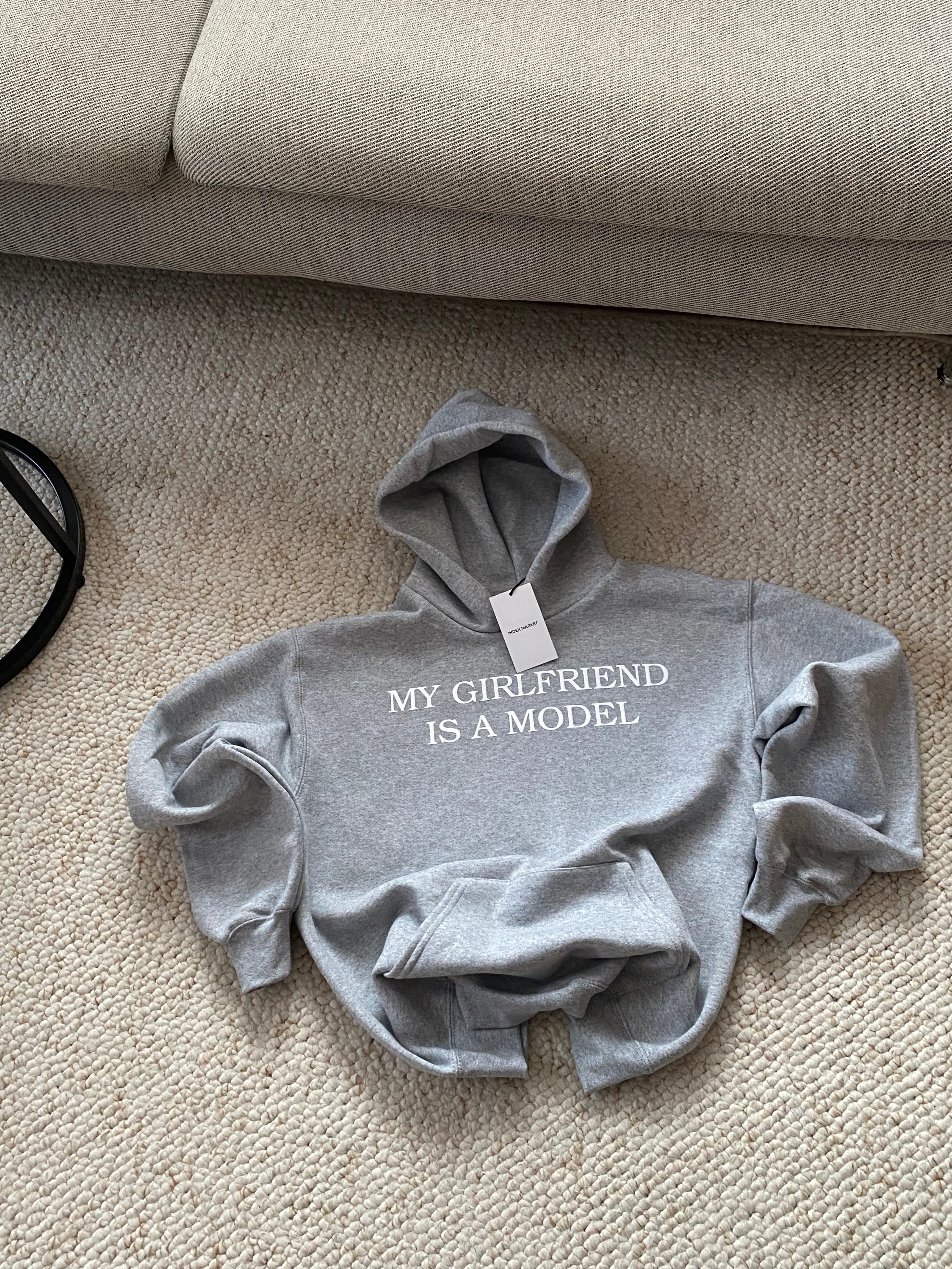 BLUZA Z KAPTUREM INDEX MARKET MYGIRLFRIEND GREY 5TH ANNIVERSARY