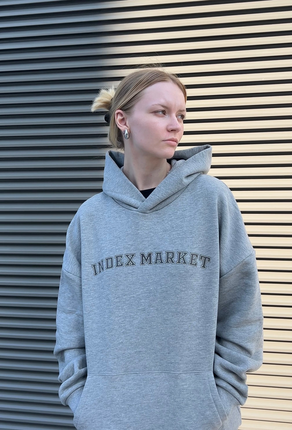 BLUZA Z KAPTUREM INDEX MARKET GREY COLLAGE 5TH ANNIVERSARY